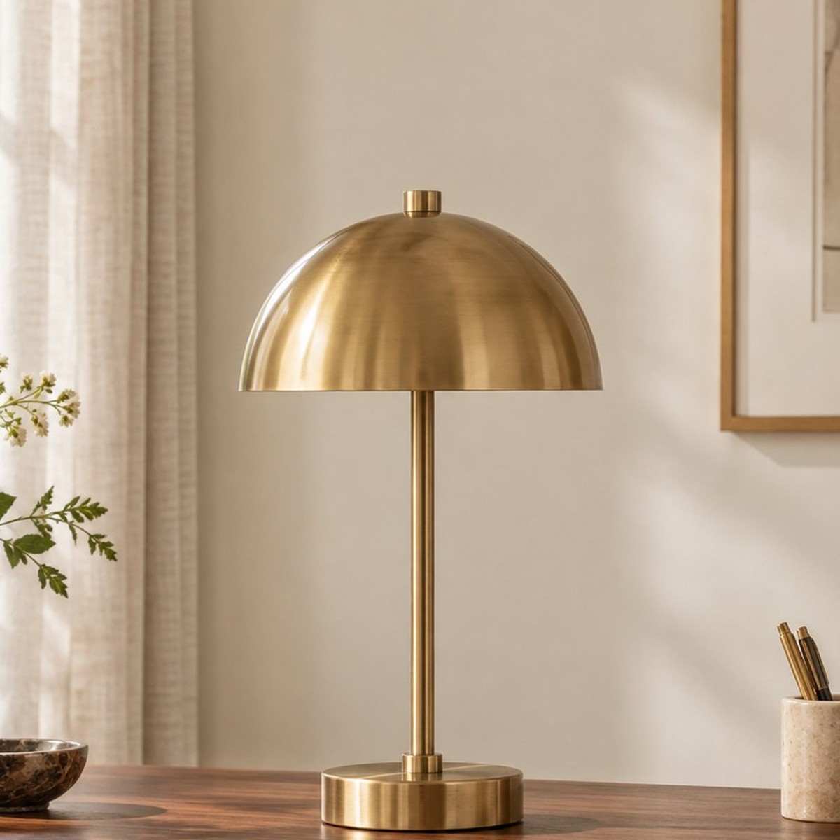 Lampe en laiton centrée