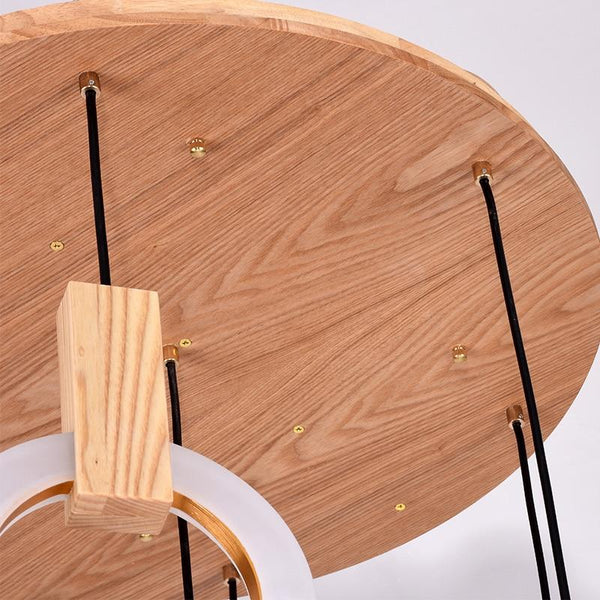 Lights of Scandinavia - Halo - Design kroonluchter met led-lichtbron van hout en acryl. Verlichting voor trappenhuizen.