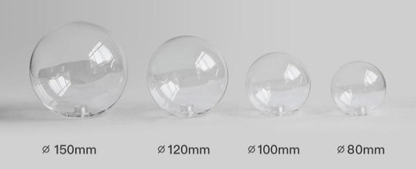 Lights of Scandinavia - Macrocosm - Moderne hangende glazen bol met ledverlichting. Kroonluchter in Scandinavische stijl voor eetkamers, bars, restaurants of, waarom niet, in de koffiebar? 2 maten - 90 of 120 cm breed. 7 koppen - breedte 90 cm, hoogte 30 cm, 7x5W + 17W. 10 koppen - breedte 100 cm, hoogte 30 cm, 10x5W + 17W.